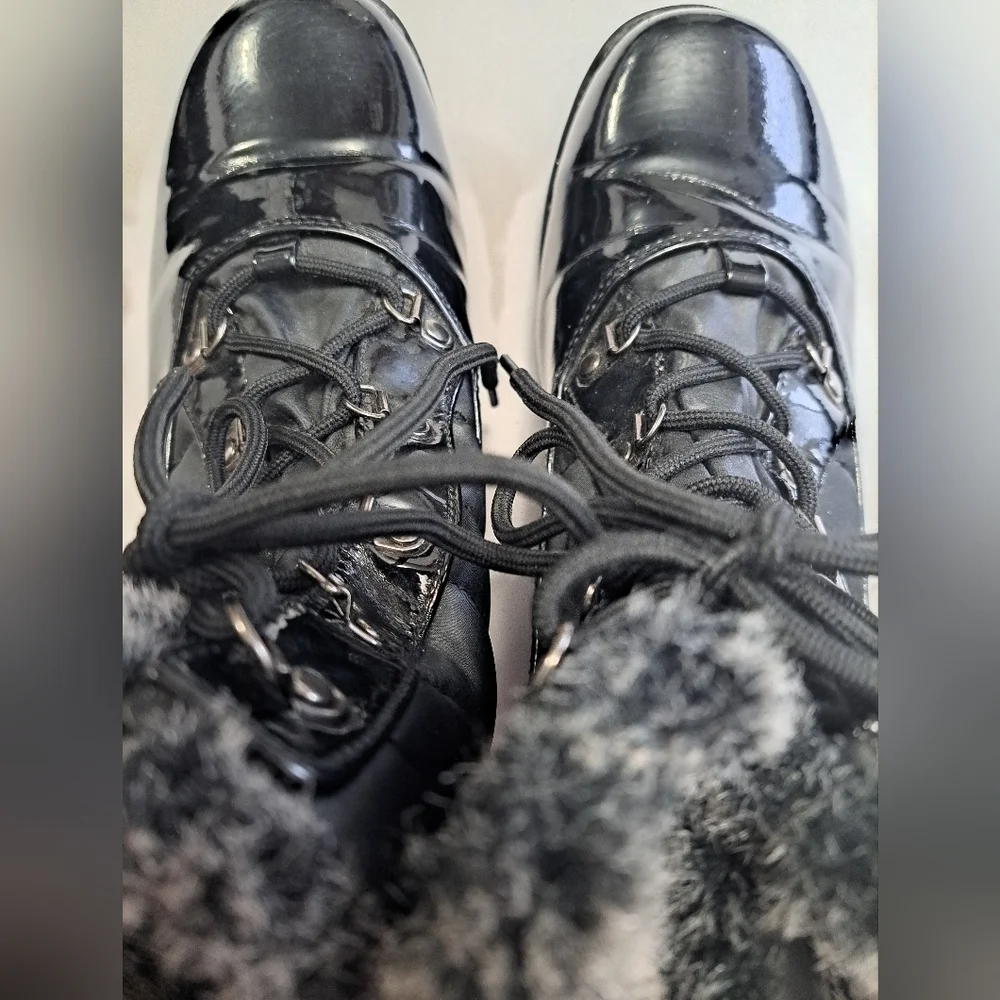 Khombu Ladies Lisa Rain/Snow Boot   Size 9